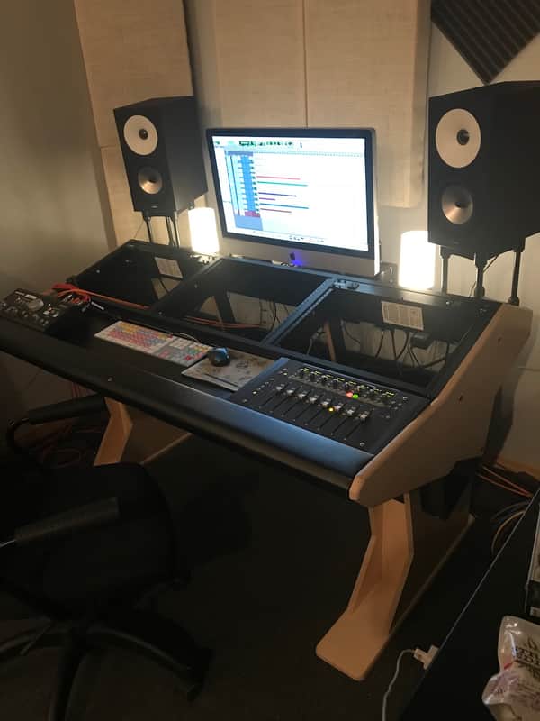 Recording Studio Desk \ Dangerfox Inc Genesis 24u - Free