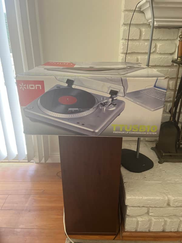 ION TTUSB10 Turntable/Vinyl Premium Digital LP Conversion System
