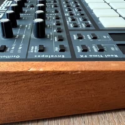 Immagine Dave Smith Instruments Tempest 6-Voice Drum Machine 2011 - 2018 - Black with Wood Sides - 5
