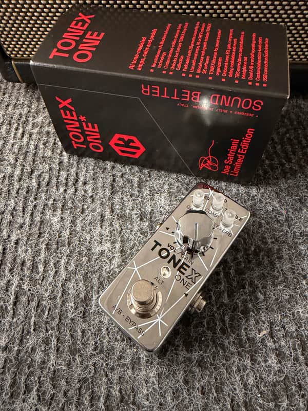 IK Multimedia Joe Satriani Signature ToneX One 2025 - Chrome image 1