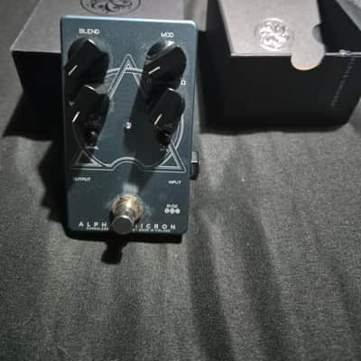 Immagine Darkglass Electronics Alpha Omicron Bass Distortion Pedal - 3