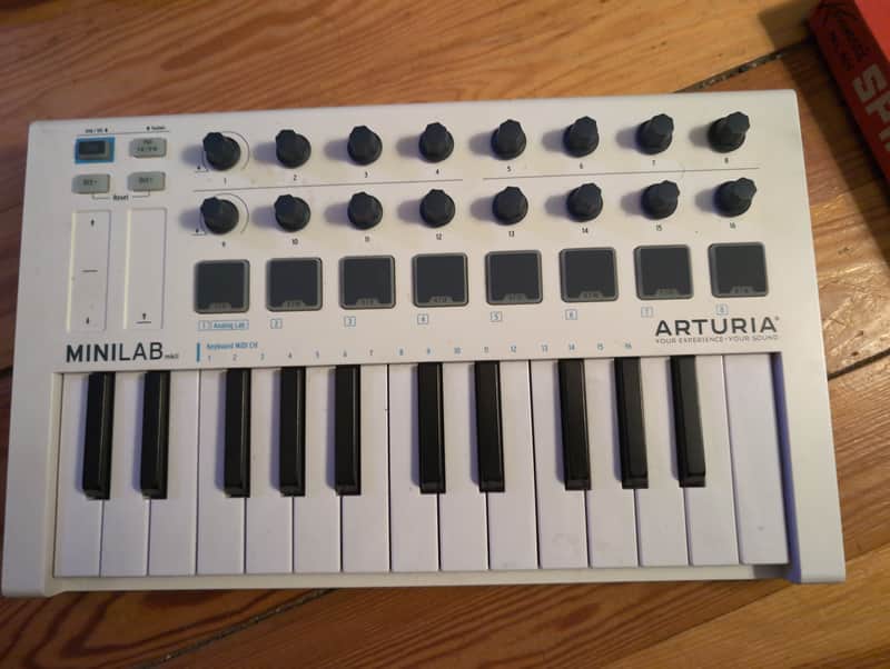 Arturia MiniLab MkII 25-Key MIDI Controller