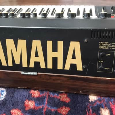 Yamaha CS40m Black W/ Wood Veneer image 10