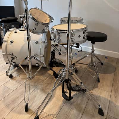 Natal Arcadia 5-Piece Drum Kit + 2× 20” UFO Low Volume Cymbals – White image 2