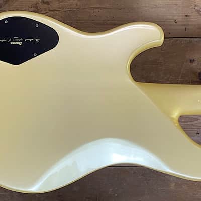 Ibanez MC924-PW Musician Bass 1982 - 1985 - Polar White image 5
