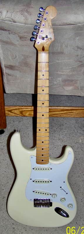 1986 Squier Stratocaster Olympic White E6 Serial image 1