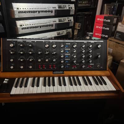 Voyager MOOG Minimoog Old School 100% Analog Synth / 44keys in box //ARMENS Bild 5