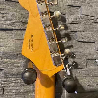 Fender Vintera '60s Stratocaster 3TSB image 9