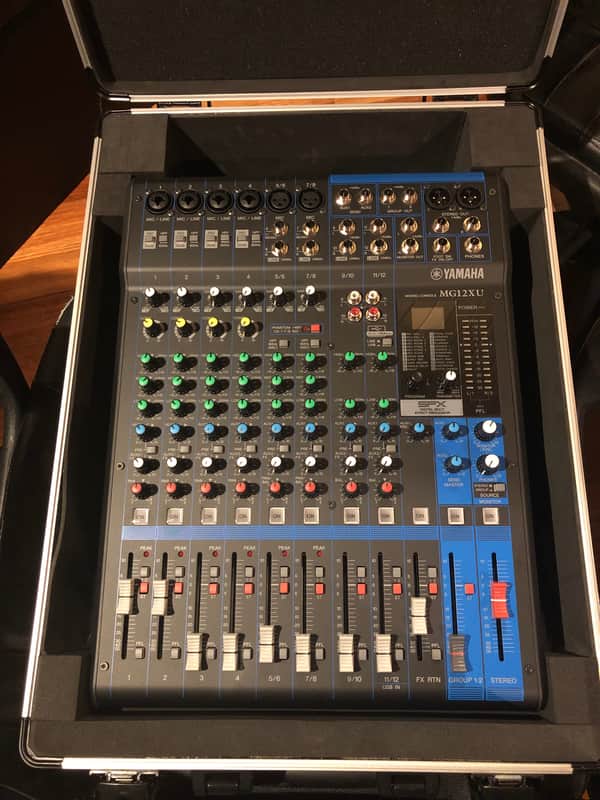 Yamaha MG12XU 12-Channel Analog Mixer + case image 1