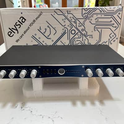 Elysia xpressor Discrete Class-A Stereo Compressor | Reverb