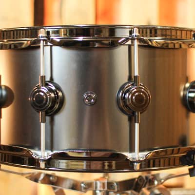 DW 6.5x14 Collector's Satin Black over Brass w/ Black Nickel Snare Drum - DRVD6514SVNBK image 3