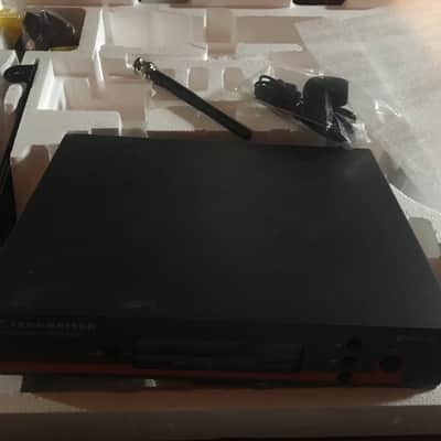 Sennheiser ew g3 wireless w. clip-on mic image 1