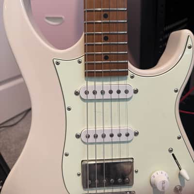 VOLA OZ RMN VW in Vintage white with Gig Bag image 2