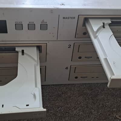 cd duplicator TASCAM CD-D1x4 CD Duplicator not tested. image 4