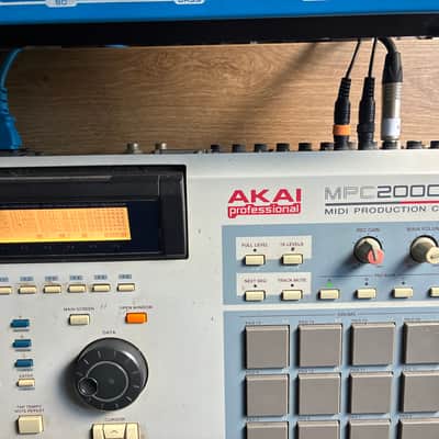 Akai MPC2000XL MIDI Production Center 2000 - 2005 - Grey image 4