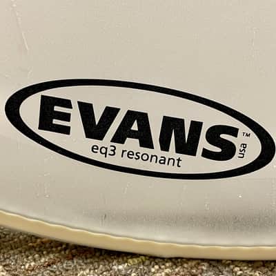 Evans EQ3 Resonant Bass Drum Head 24" Coated Clear image 3