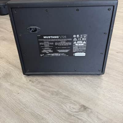 Fender Mustang LT25 25-Watt 1x8" Digital Modeling Guitar Combo 2019 - Present - Black image 4