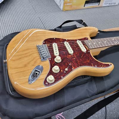 Fender FSR Standard Stratocaster With Bag 2007 Natural image 12
