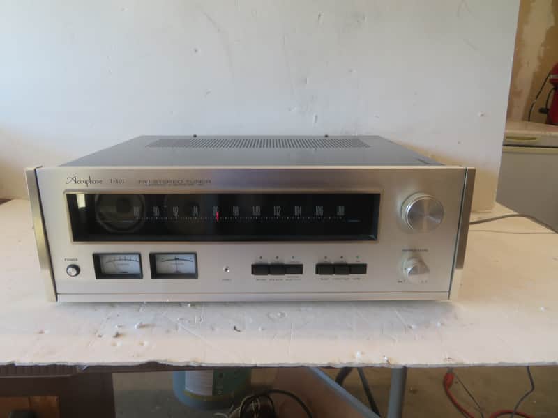 Accuphase Model T-101 FM Stereo Tuner 1970's - standard image 1