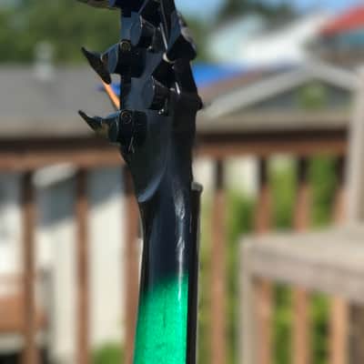 Calvin LB76 6 String Unlined Fretless Black & Green Burst image 5