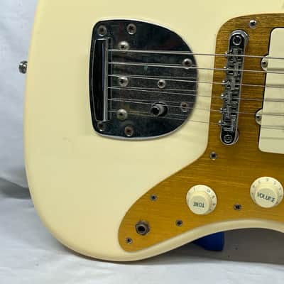 Squier J Mascis Jazzmaster Electric Guitar - Vintage White image 5