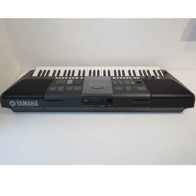 Yamaha PSR E423 61 Key Portable Keyboard image 4