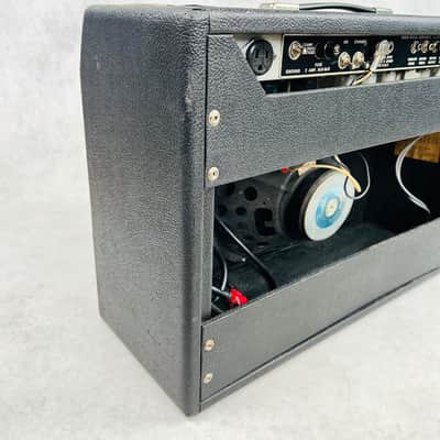 Fender Deluxe Reverb Silver Panel 1x12" Combo Amplifier 1976 - Black image 9
