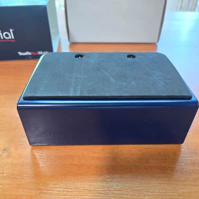 Radial J48 Stereo Active Direct Box 2015 - 2020 - Blue image 7