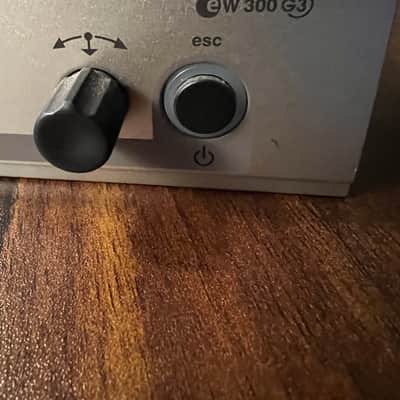 Sennheiser EW 300 G3 wireless headset microphone 2008- 2010 - Silver/ black image 2