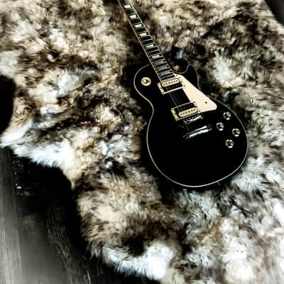 Nythar the Undying - Gibson Les Paul Classic 2019 - Black & Cream Tuxedo image 13