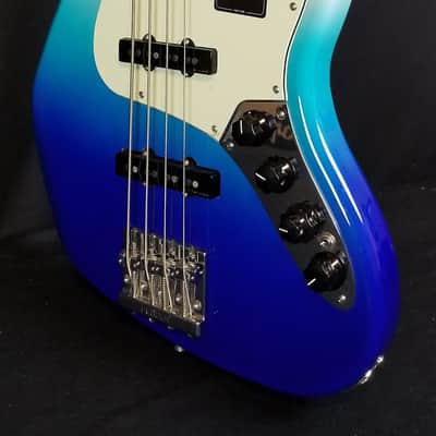 Immagine Fender Player Plus Active Jazz Bass, Belair Blue, With Gig Bag - 3