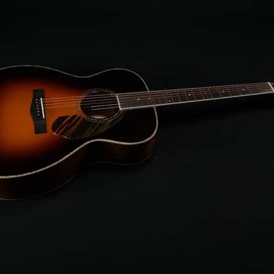 Fender Paramount PO-220E 2022 - Present - 3-Tone Vintage Sunburst