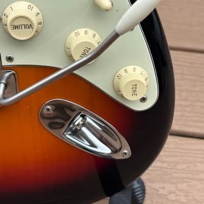 Fender Classic Player '60s Stratocaster With Hard case image 4