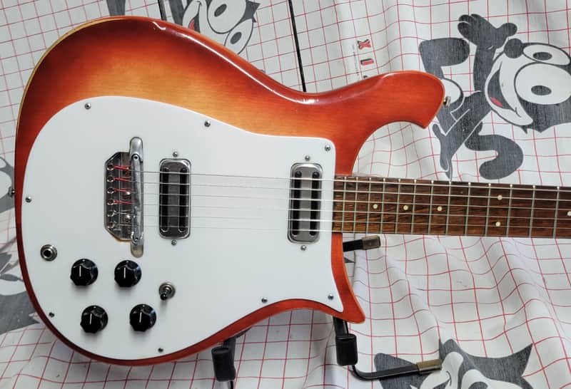 Rickenbacker 450