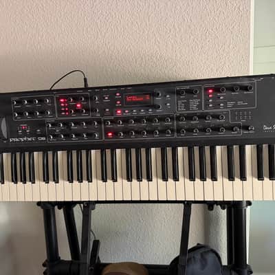 Dave Smith Instruments Prophet 08 PE 61-Key 8-Voice Polyphonic Synthesizer 2009 - 2015 - Black with Wood Sides