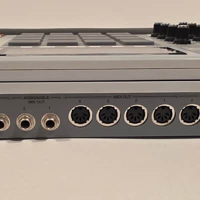 Akai MPC Renaissance Groove Production Studio 2012 - 2019 - Grey image 7
