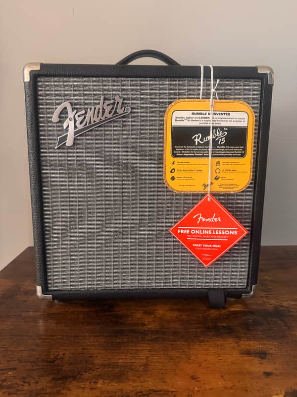 Fender Rumble 15 V3 15-Watt 1x8" Bass Combo 2015 - Present - Black image 1