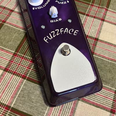 Fuzz Face BC109 circuit with bias control & bass cut switch: Galaxy Purple Flake Old school RotoSound/Tone Bender enclosure image 4
