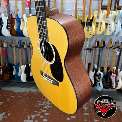 Martin   000 Jr Shawn Mendes image 9