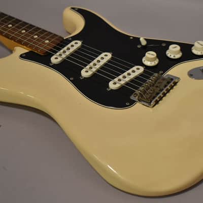 1999 Fender Standard Stratocaster | Arctic White Finish W/Gig Bag image 7
