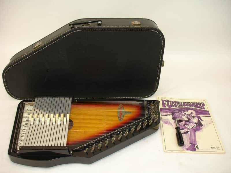 Chromaharp by Rhythm 15-Chord Autoharp w/ Accessories image 1