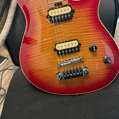 Peavey Wolfgang EVH 1996-2004 - Cherry Sunburst Flametop image 2