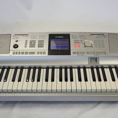 【美品・スタンド付属】YAMAHA Portable Grand DGX-305 Yamaha DGX305 76-Key Portable Grand | Guitar Center