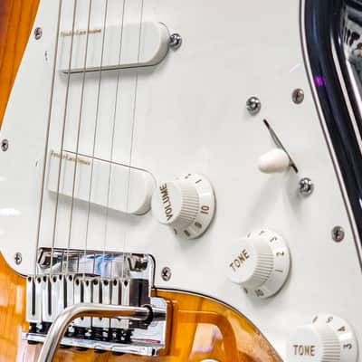 1990 Fender Custom Shop Deluxe Stratocaster image 9