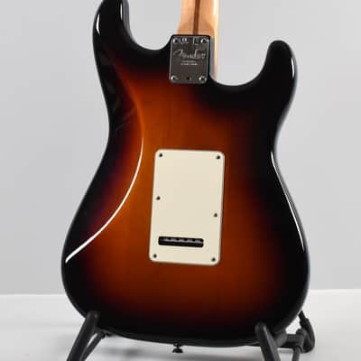 Fender American Standard Stratocaster Left Handed (2011) - 3-Tone Sunburst image 3