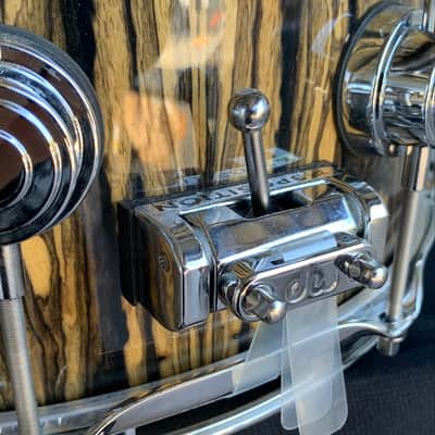 ~WOW!~ DW Collector's Series Maple VLT 6.5x14 Snare Drum in Exotic Ivory Ebony Veneer with Chrome Hardware (Rm 4) image 7