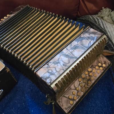 Vintage Hohner Liliput Club Diatonic Button Accordion Bb/Eb - A=440 Pitch - Mint Bellows w/ Original Case image 4