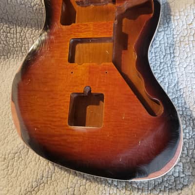 Unique 1 of a kind- Heavy Relic-Double bound, USA made Roasted Alder body,Quilt maple top. Made for a Jazzmaster neck.# QMJM-R1. image 4