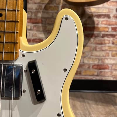Fender Vintera II 70s Telecaster Bass - Vintage White image 9