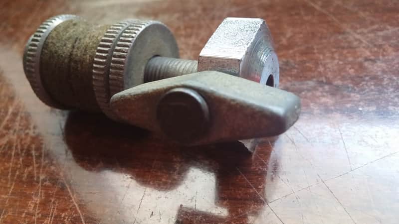 VINTAGE Rogers Supreme HI -Hat Clutch EARLY VERSION Swivo GALAVNIZED BIG R THUMB BOLT NO TARIFFS image 1